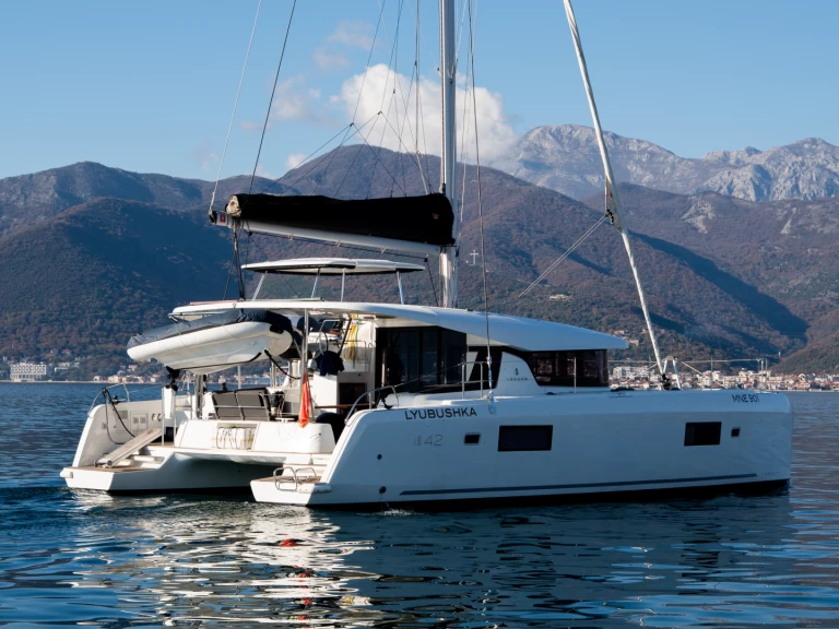 Wynajem łodzi Lagoon Lagoon 42 w Tivat na SamBoat 
