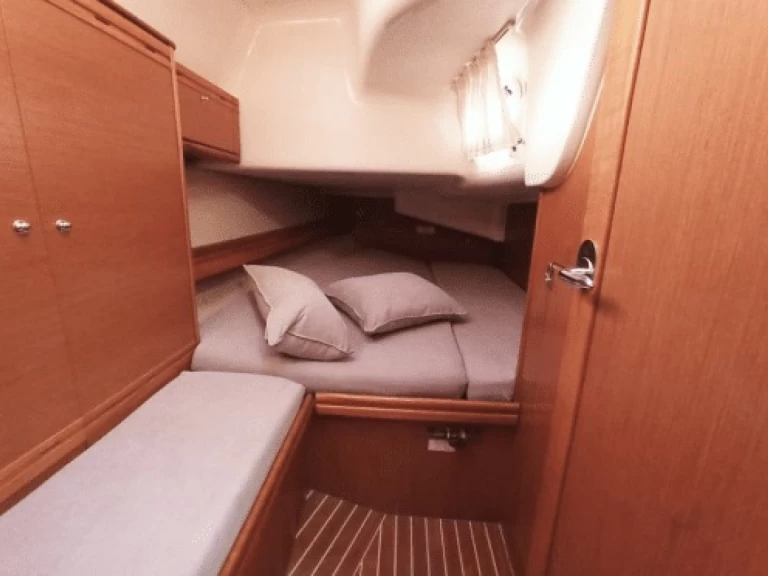 Żaglowiec do wynajmu w Volos w najlepszej cenie