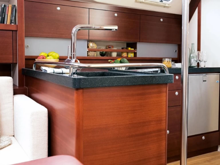 Wynajem Żaglowiec Hanse z patentem 