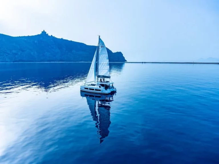 Wynajmij Katamaran z lub bez skippera Bali w Palermo