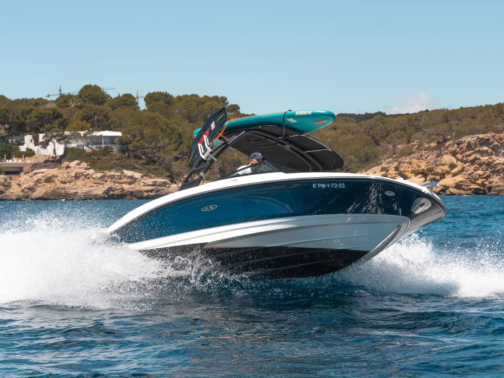 Wynajmij Sea Ray SPX 210 OB w Palma de Mallorca