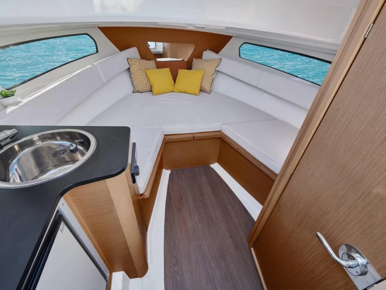 Wynajmij Motorówka z lub bez skippera Jeanneau w Francja