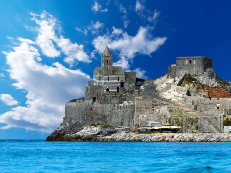 Wynajem Motorówka Mimi z patentem 