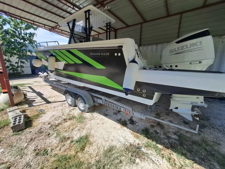 GRANDE MARE 29 GRANDE MARE 29 między profesjonalistami a osobami prywatnymi w Trogir