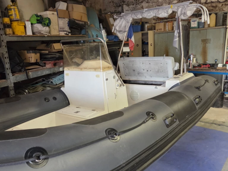 Łódż półsztywna do wynajmu w Marseillan w najlepszej cenie