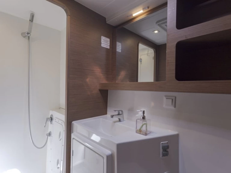 Wynajem Katamaran w Trogir - Lagoon Lagoon 42