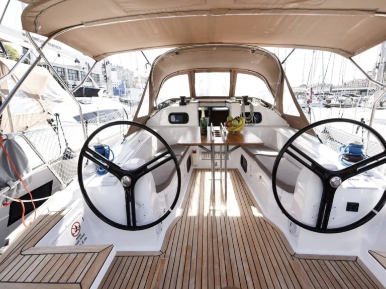 Elan Impression 40 między profesjonalistami a osobami prywatnymi w Sutomišćica