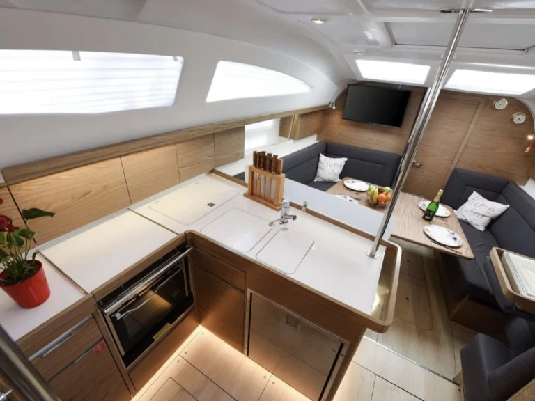 Wynajem w Sutomišćica- Elan Impression 40 na SamBoat