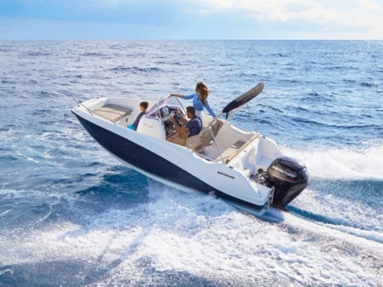 Wynajem Motorówka Quicksilver z patentem 