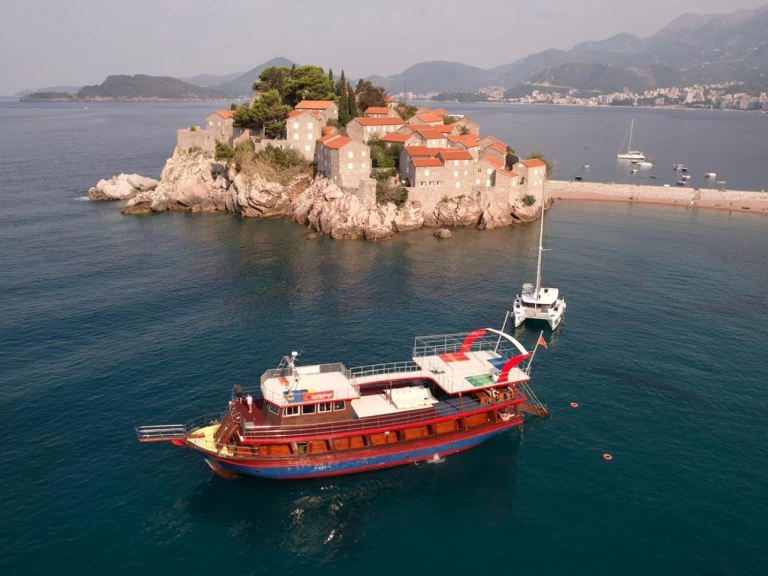 Wynajem Motorówka Gulet z patentem 