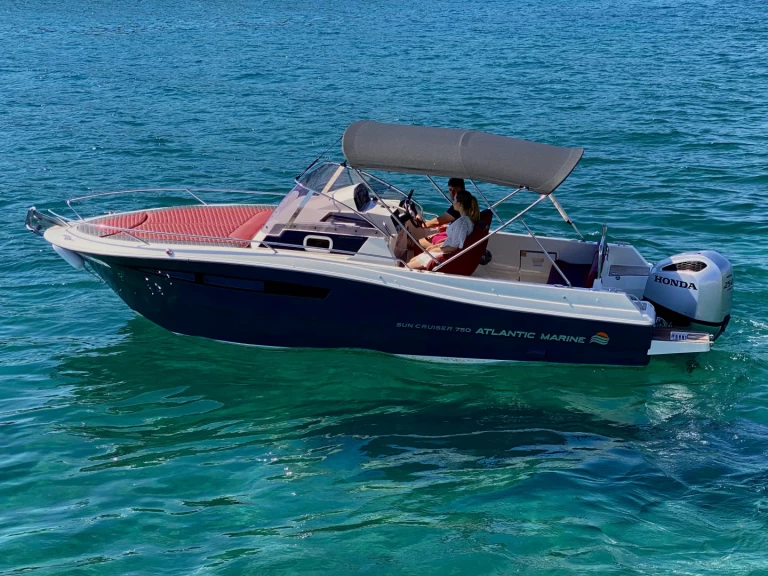 Motorówka do wynajmu w Tribunj w najlepszej cenie