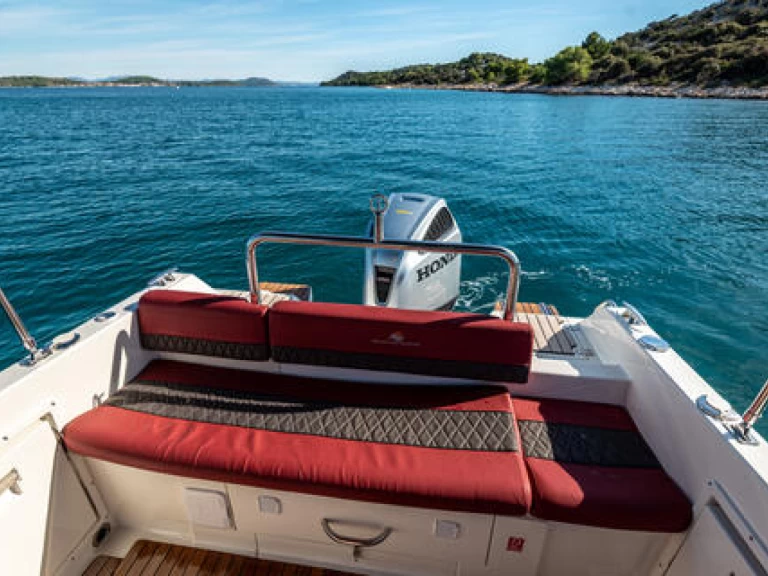 Wynajmij Atlantic 730 Sun Cruiser w Tribunj