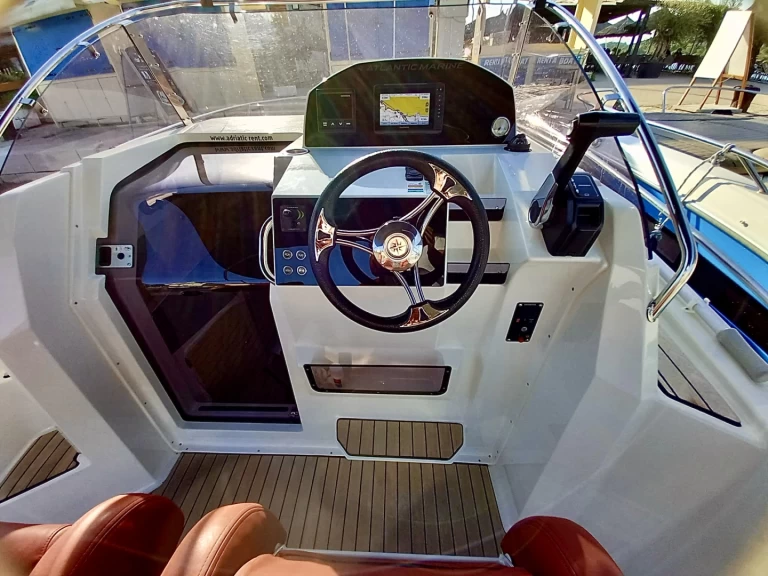 Wynajem łodzi Tribunj tanio 730 Sun Cruiser