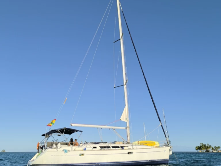 Wynajem Żaglowiec Jeanneau z patentem 