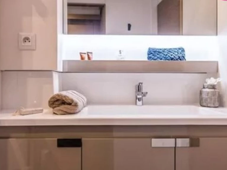 Wynajmij Katamaran z lub bez skippera Fountaine Pajot w Alimos