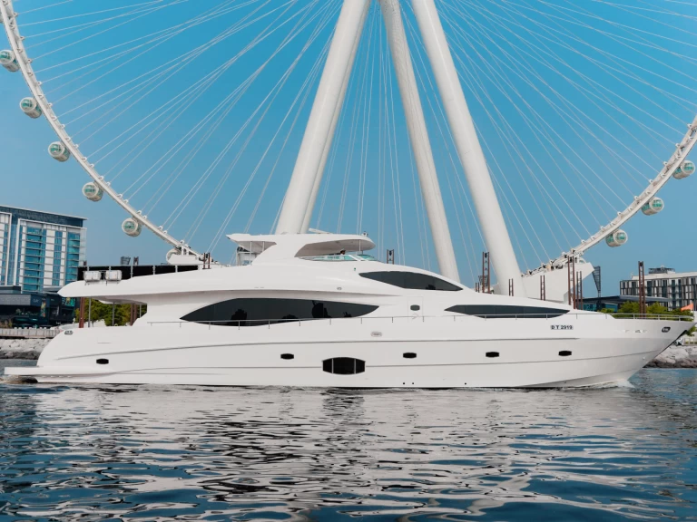 Wynajmij Luksusowy jacht z lub bez skippera Sunseeker w Dubaï harbour