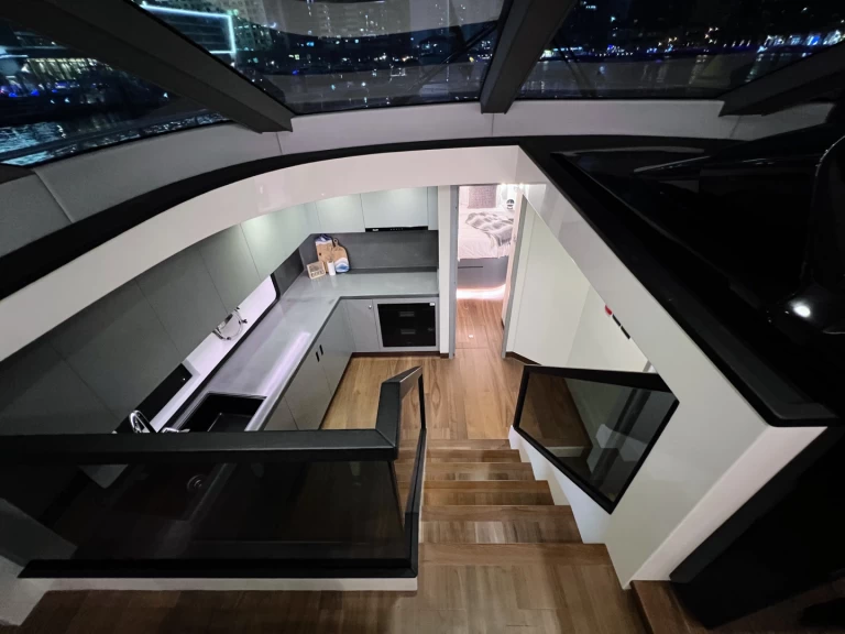 Wynajmij Luksusowy jacht z lub bez skippera Azimut w Dubaï harbour