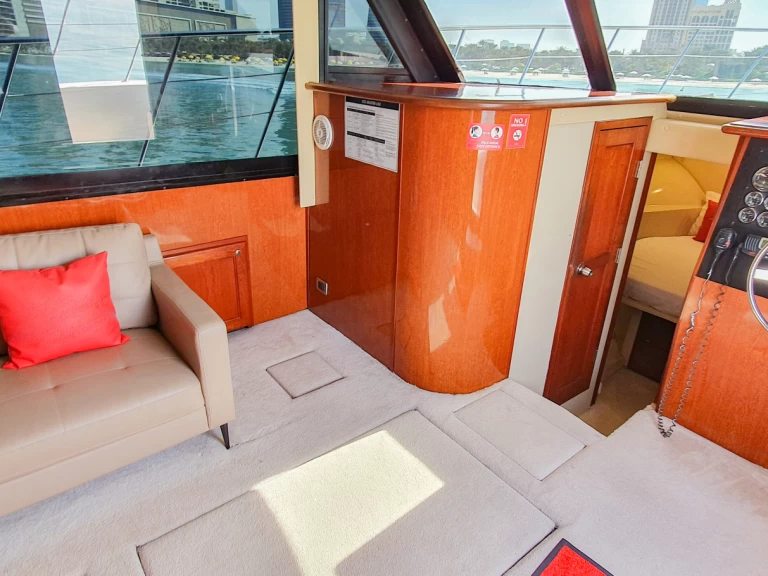 Luksusowy jacht do wynajmu w Dubaï harbour w najlepszej cenie