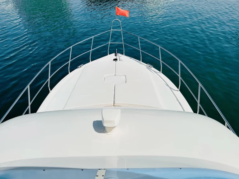 Wynajem łodzi Dubaï harbour tanio X4