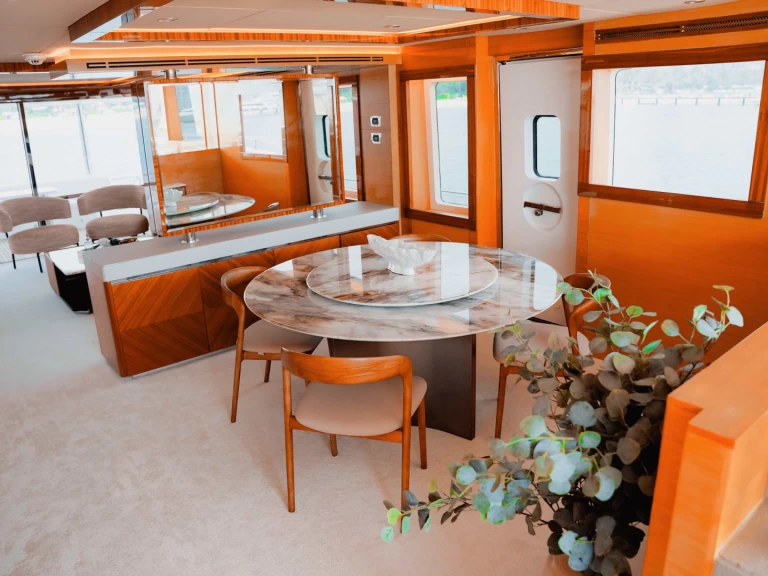 Wynajem łodzi Dubaï harbour tanio Silo