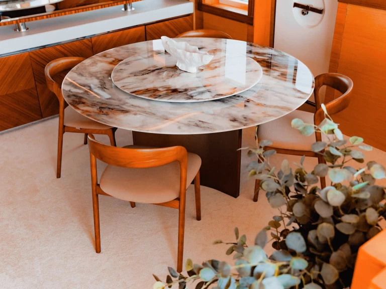 Wynajem Luksusowy jacht w Dubaï harbour - Sunseeker Silo