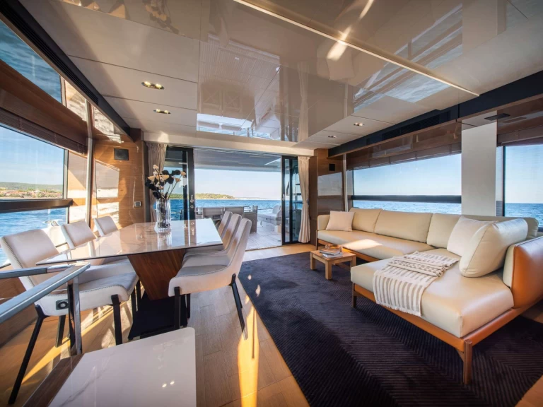 Wynajem Luksusowy jacht Prestige Yachts z patentem 