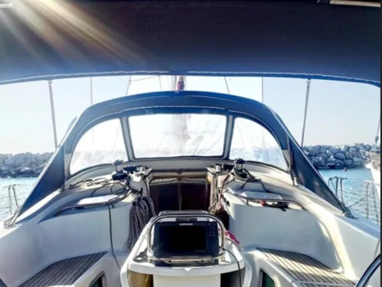 Wynajem Żaglowiec Jeanneau z patentem 