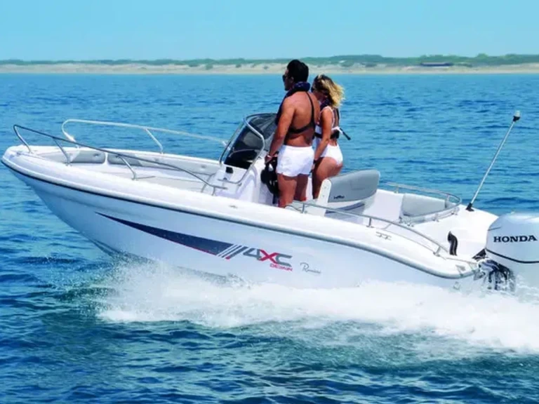 Wynajem Motorówka 4XC z patentem 