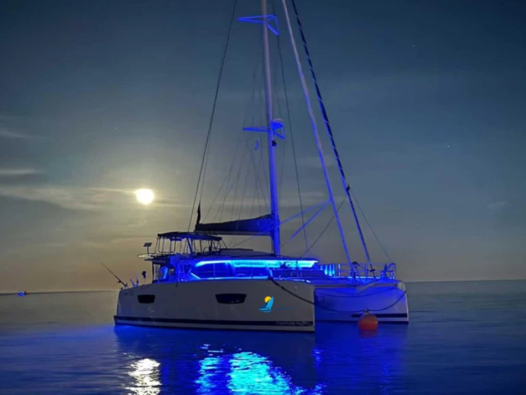 Wynajmij Fountaine Pajot Astrea 42 w Sète