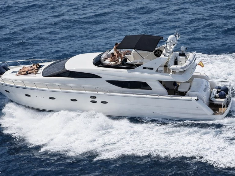 Wynajmij Uniesse 72 Flybridge w Fontvieille
