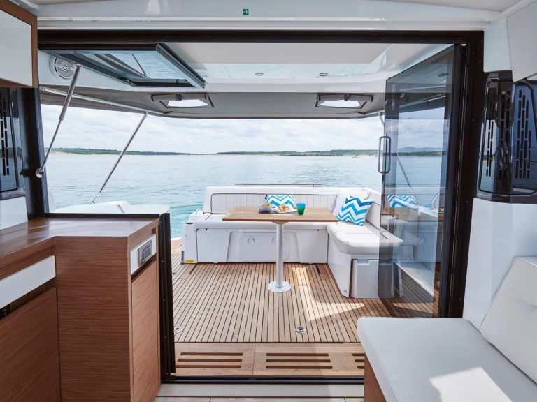 Wynajem łodzi Jeanneau NC 37 w Makarska na SamBoat 