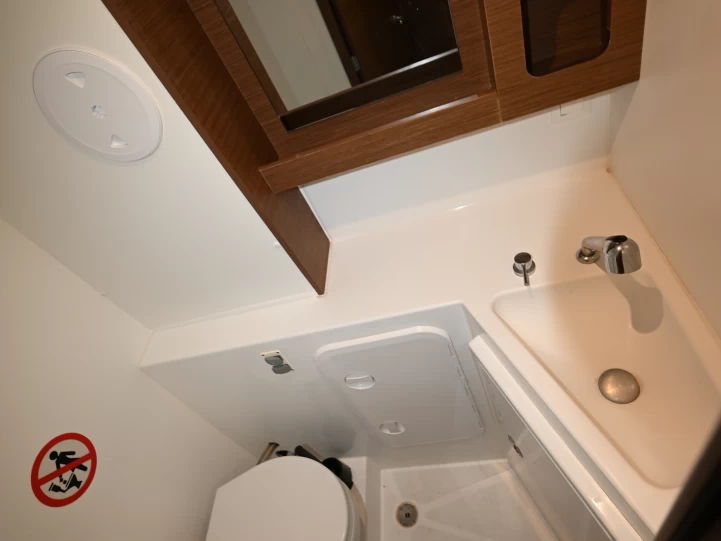 Wynajem łodzi Lefkáda tanio Lagoon 42