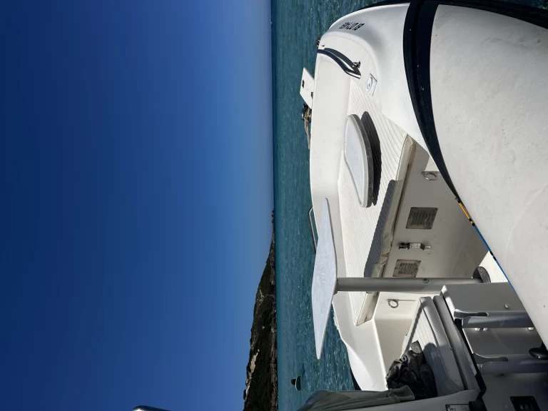 Zar Zar 47 między profesjonalistami a osobami prywatnymi w Saint-Florent