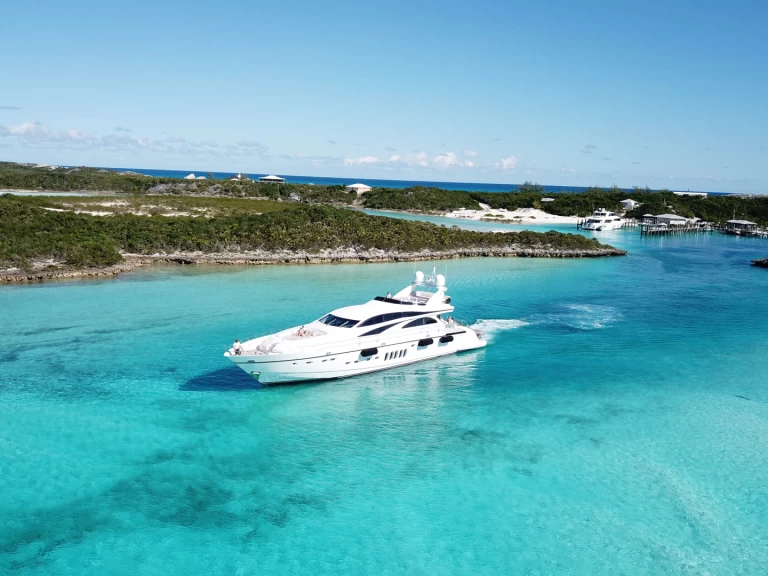 Leopard Leopard 105 między profesjonalistami a osobami prywatnymi w Miami