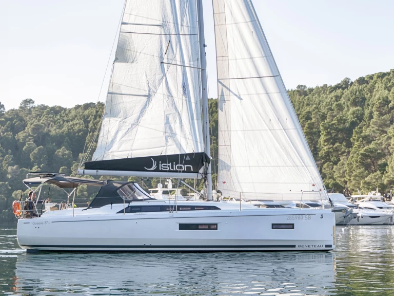 Wynajem łodzi Bénéteau Oceanis 37.1 w Skradin na SamBoat 