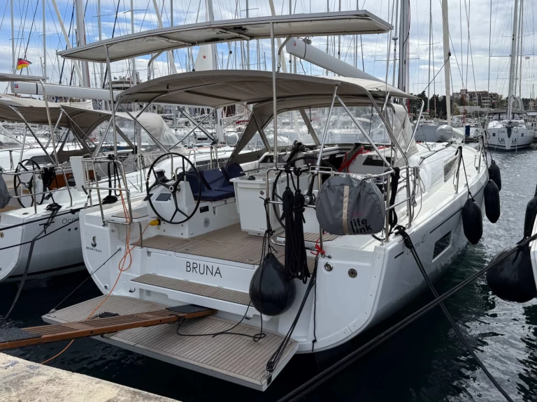 Wynajmij Bénéteau Oceanis 40.1 w Biograd na Moru