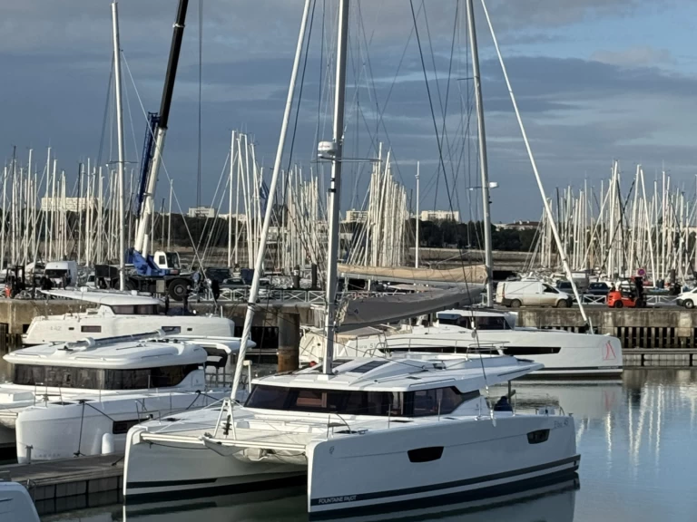 Wynajmij Fountaine Pajot Elba 45 w Road Town