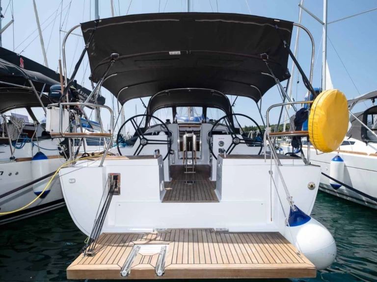 Wynajem Żaglowiec w Pula - Elan Impression 40.1