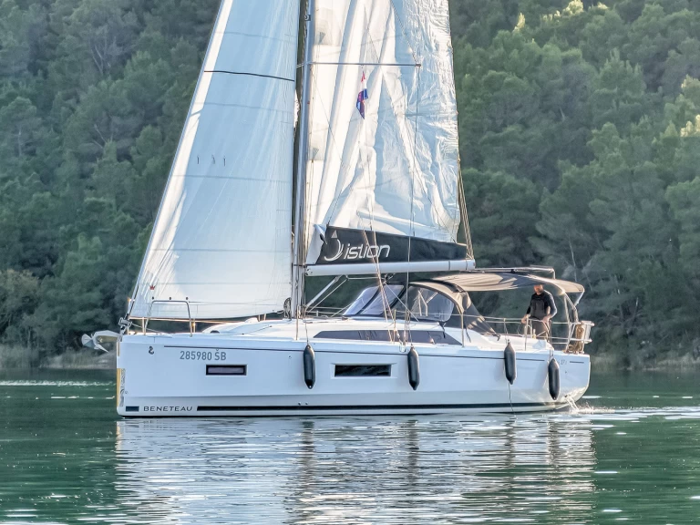Wynajmij Bénéteau Oceanis 37.1 w Skradin