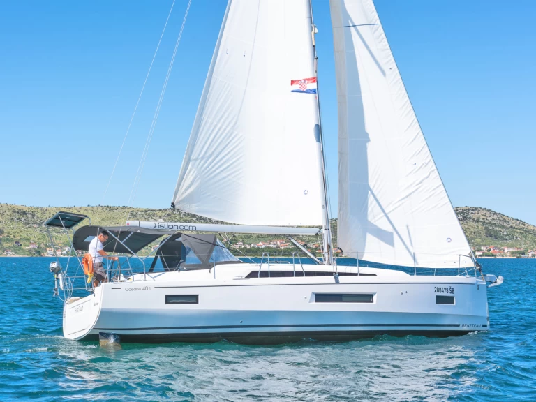 Wynajmij Bénéteau Oceanis 40.1 w Skradin