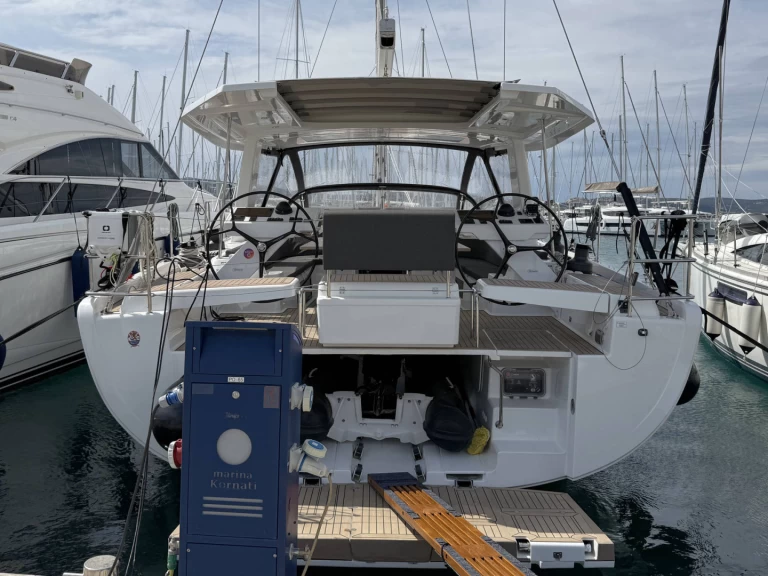 Wynajem Żaglowiec Hanse z patentem 