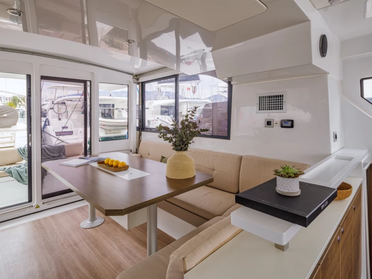 Bali Bali Catspace Voile między profesjonalistami a osobami prywatnymi w Nea Peramos