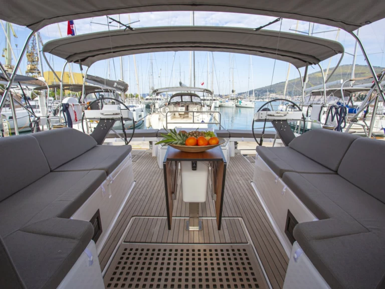 Wynajmij Żaglowiec z lub bez skippera Dufour w Preveza