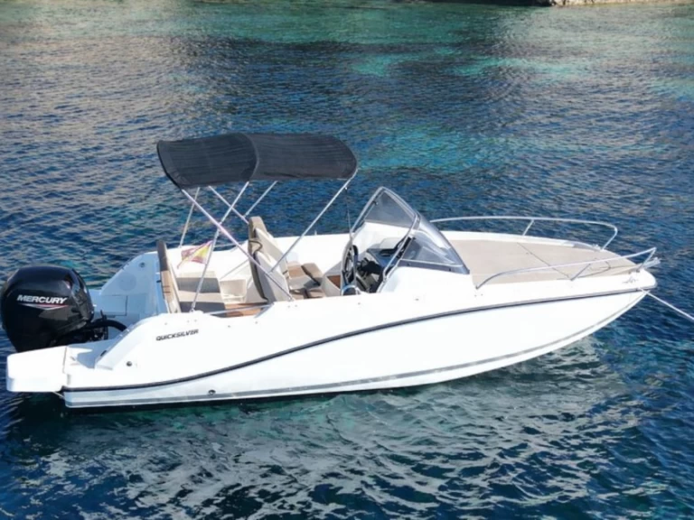 Wynajem Motorówka Quicksilver z patentem 