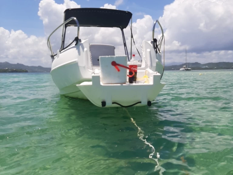 Wynajem łodzi Le François tanio Whaly 500