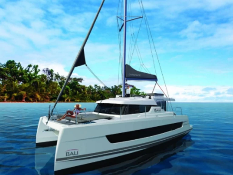 Wynajem łodzi Ibiza Town tanio Bali Catspace MY