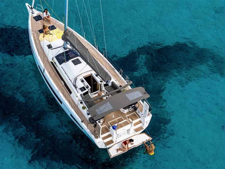 Wynajem Żaglowiec Dufour z patentem 