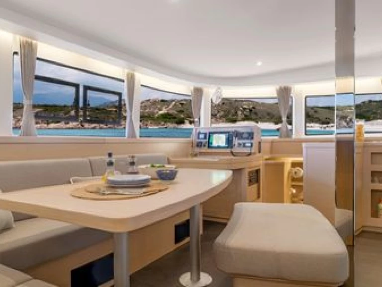 Wynajmij Katamaran z lub bez skippera Lagoon w Hyeres