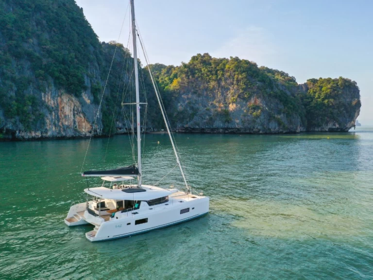 Wynajem łodzi Lagoon Lagoon 42 Millenium w Hyeres na SamBoat 