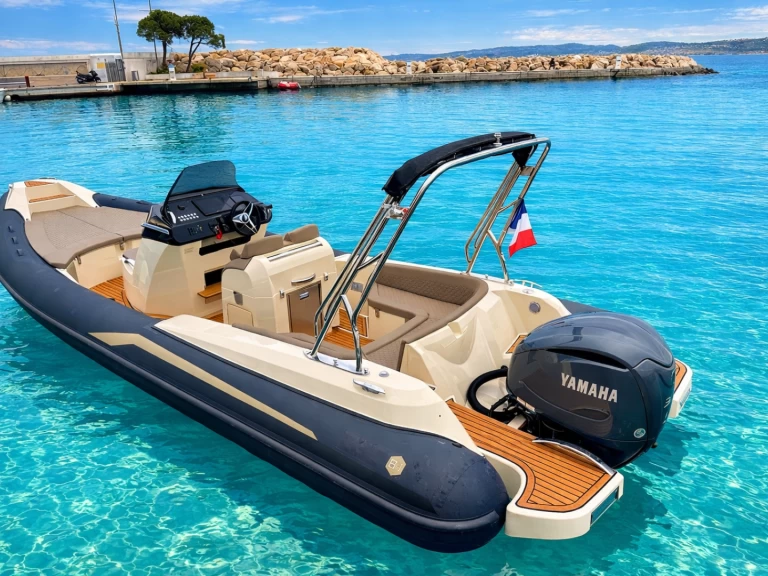 Wynajem Łódż półsztywna w Saint-Laurent-du-Var - Bsc B1